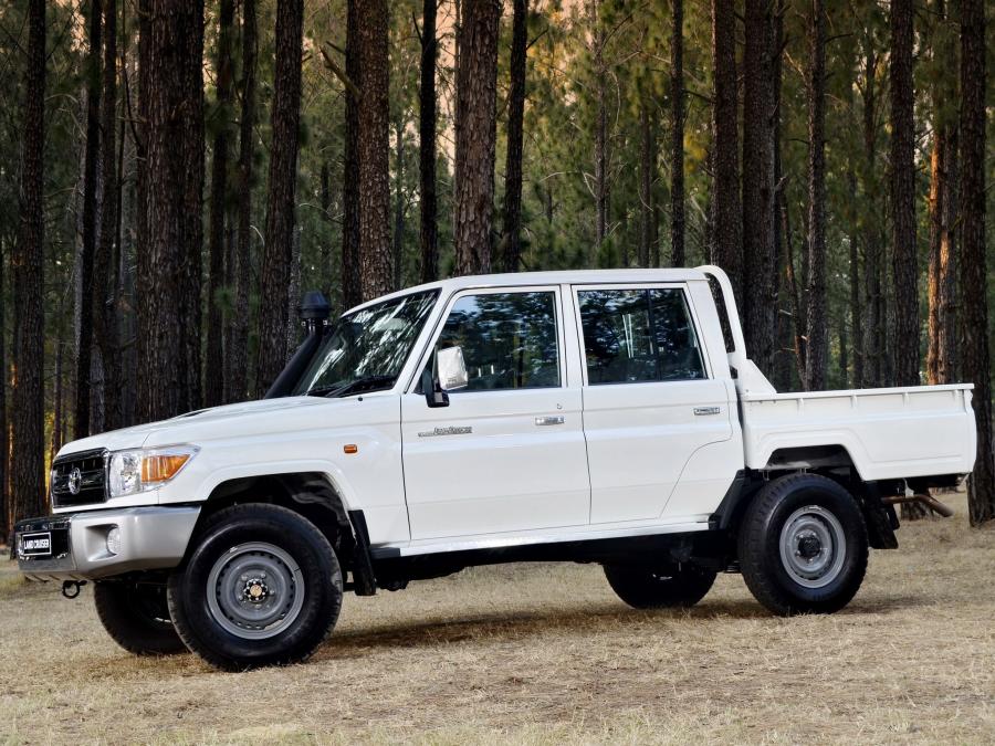  Toyota Land Cruiser Double Cab LX 2012 года  (ZA) (фото 4 из 16)